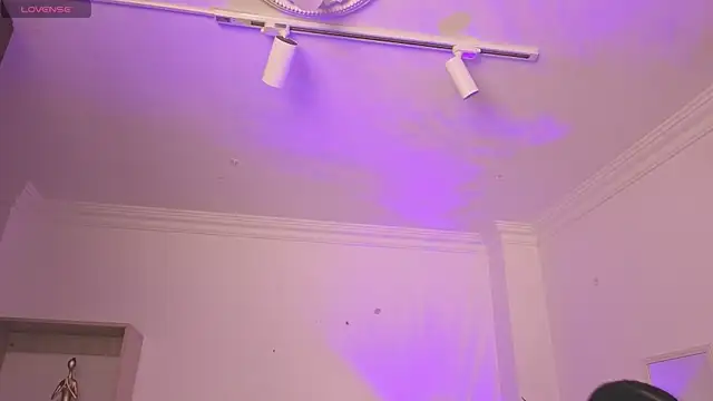 Aleejaa   online show from April 22, 2026, 11:23 am