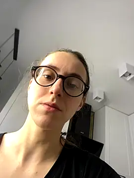 MartiniiSelenna online show from November 21, 2025, 6:45 am