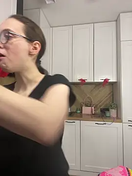 MartiniiSelenna online show from April 6, 2026, 5:52 am