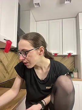 MartiniiSelenna online show from April 13, 2026, 5:46 am