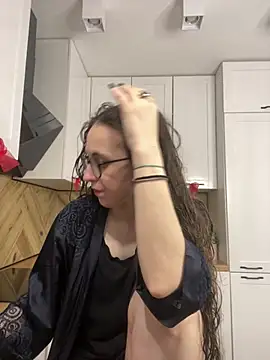 MartiniiSelenna online show from April 19, 2026, 5:51 am