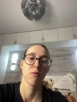 MartiniiSelenna online show from June 4, 2026, 5:57 am