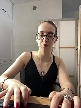 Snapshot of MartiniiSelenna chatting on July 18, 2026, 5:44 am MartiniiSelenna online show from July 18, 2026, 5:44 am