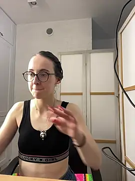 Snapshot of MartiniiSelenna chatting on July 19, 2026, 5:55 am MartiniiSelenna online show from July 19, 2026, 5:55 am