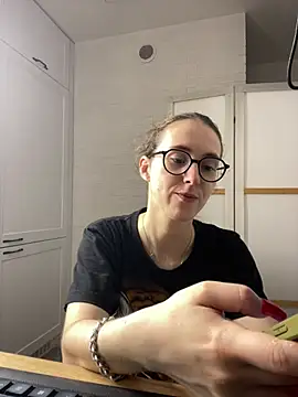 Snapshot of MartiniiSelenna chatting on July 21, 2026, 5:54 am MartiniiSelenna online show from July 21, 2026, 5:54 am