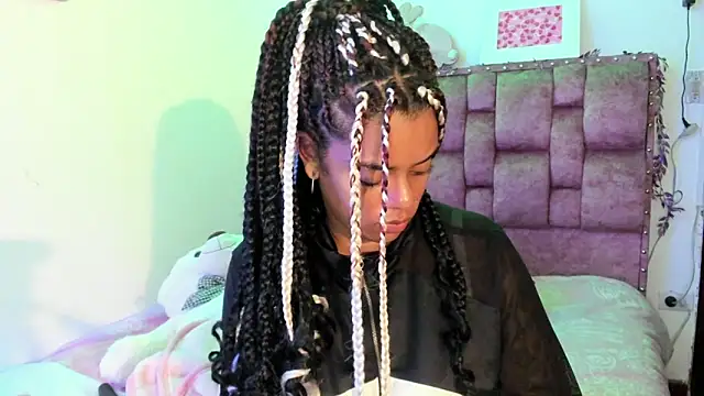 ladyrd1 online show from March 13, 2025, 6:37 am