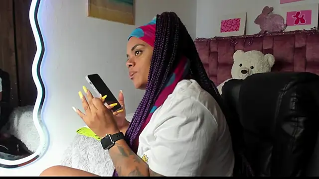 ladyrd1 online show from October 19, 2025, 5:35 pm