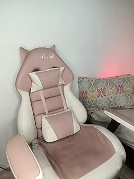 lovely kitt online show from March 13, 2025, 12:48 am