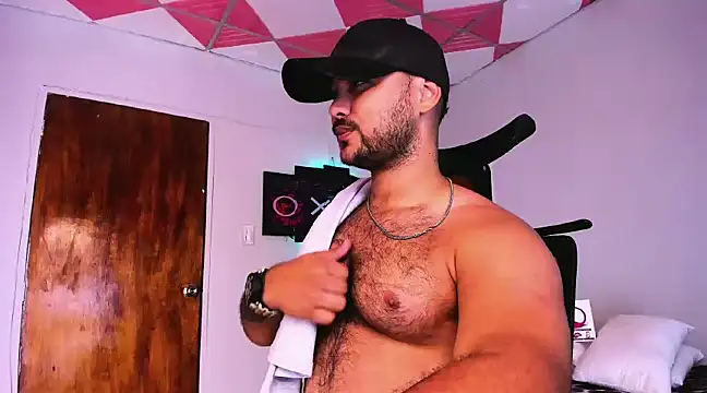 Sebas-hott online show from December 18, 2024, 5:48 am