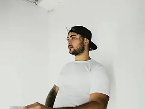 Sebas-hott online show from October 22, 2025, 10:42 pm