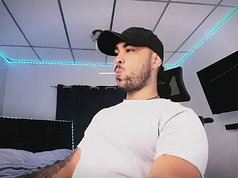 Sebas-hott online show from February 6, 2026, 10:24 pm