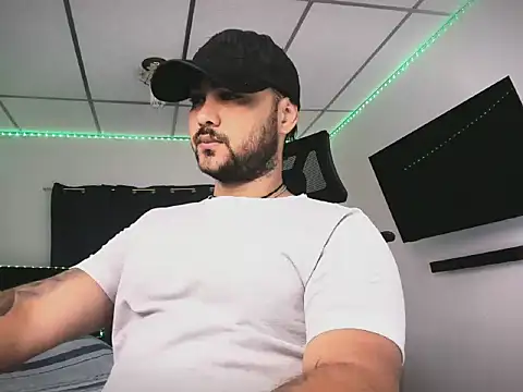 Sebas-hott online show from February 15, 2026, 9:22 pm