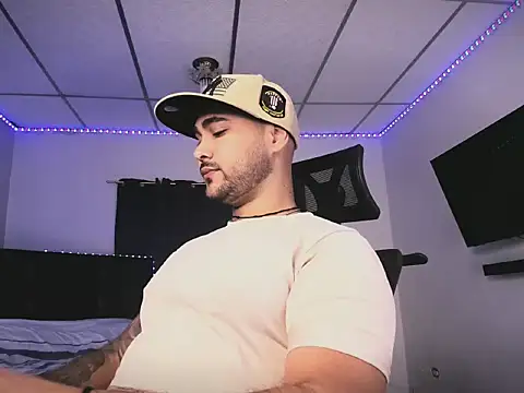 Sebas-hott online show from March 5, 2026, 10:28 pm