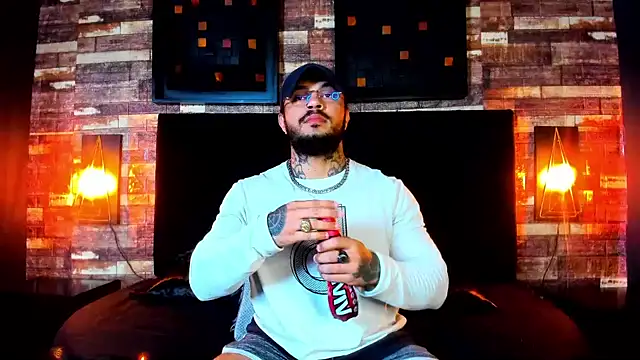 Van Velckan online show from February 2, 2025, 4:15 am