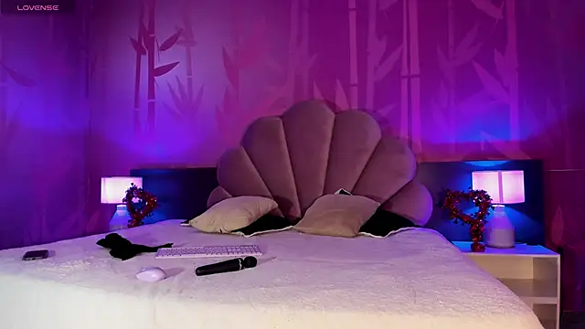 sabrinamilani online show from February 14, 2025, 3:11 am