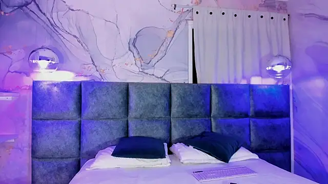 sabrinamilani online show from September 13, 2025, 3:17 am