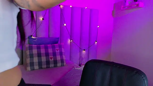 alaia-rogers online show from November 7, 2025, 11:43 am