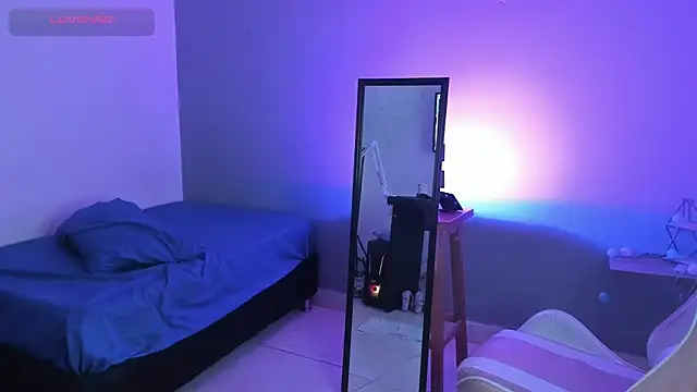 Snapshot of Yelena03 chatting on March 16, 2025, 1:49 am Yelena03 online show from March 16, 2025, 1:49 am