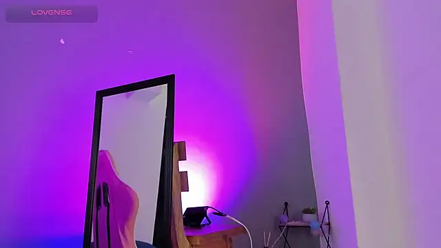 Snapshot of Yelena03 chatting on March 21, 2025, 11:45 pm Yelena03 online show from March 21, 2025, 11:45 pm