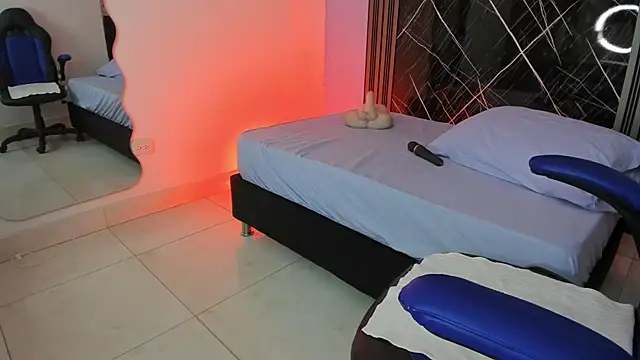 Snapshot of Yelena03 chatting on November 17, 2025, 10:15 pm Yelena03 online show from November 17, 2025, 10:15 pm