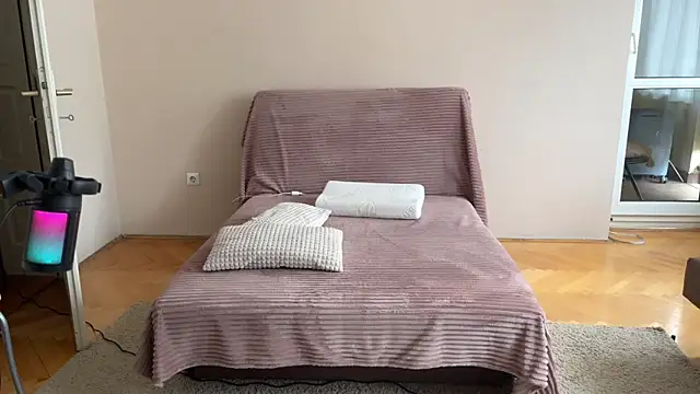 itsmaxxbaby  online show from November 7, 2025, 9:09 am