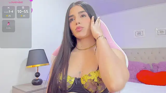 carlaperez  online show from October 8, 2025, 1:25 am