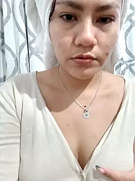 ZUCAAT online show from March 6, 2025, 4:19 am