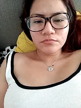 ZUCAAT online show from March 9, 2025, 6:21 pm