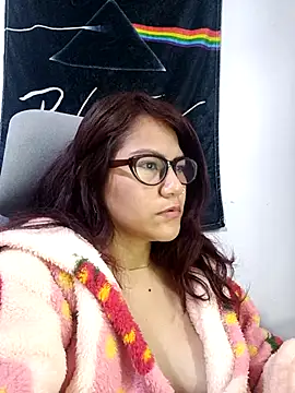 ZUCAAT online show from October 9, 2025, 3:43 pm