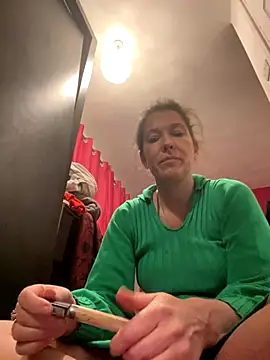 Lwhite1 online show from November 25, 2025, 5:35 pm