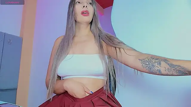 AbrilZannetii online show from April 19, 2026, 11:07 pm