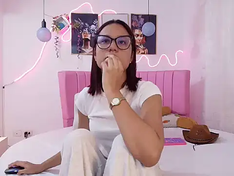 Azul horney online show from April 23, 2026, 11:07 pm