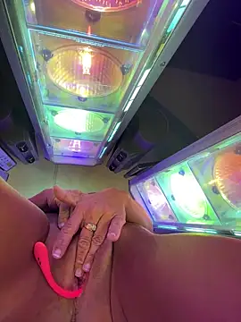 vixendoll87 online show from January 14, 2025, 4:40 pm