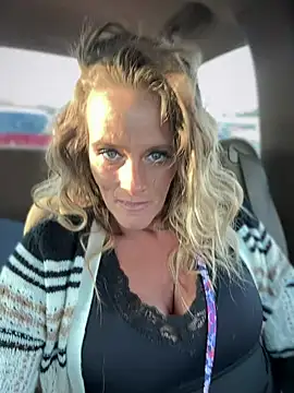 vixendoll87 online show from March 8, 2025, 10:56 pm