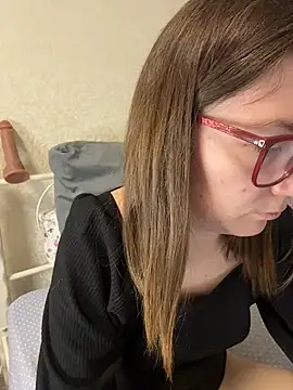 BeatriceTender online show from April 4, 2026, 7:11 pm