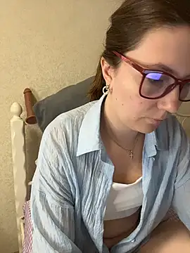 BeatriceTender online show from April 14, 2026, 6:36 pm