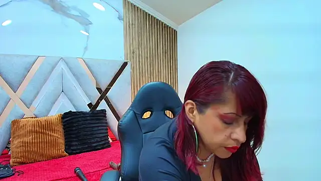 Anabella Thompson online show from July 21, 2026, 10:39 am