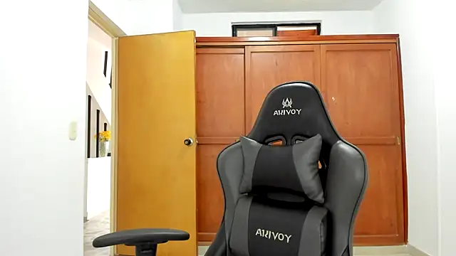 avellanatammy online show from February 18, 2025, 12:49 pm