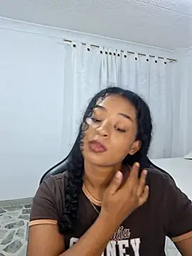 Snapshot of avellanatammy chatting on April 27, 2026, 11:47 pm avellanatammy online show from April 27, 2026, 11:47 pm