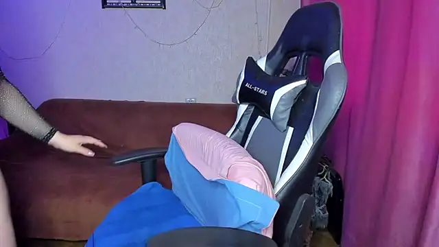 Milafoxxxy online show from September 18, 2025, 8:16 am