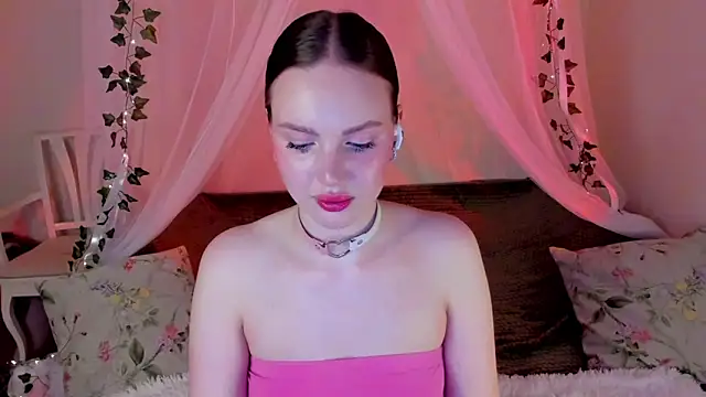 MishkaMe online show from December 17, 2024, 6:42 pm