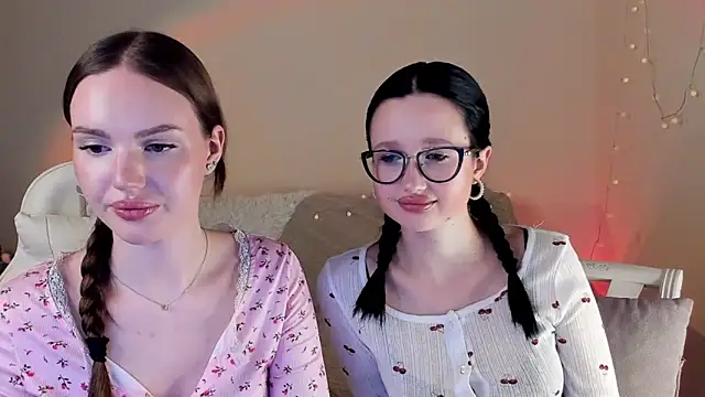 MishkaMe online show from November 30, 2025, 4:33 pm