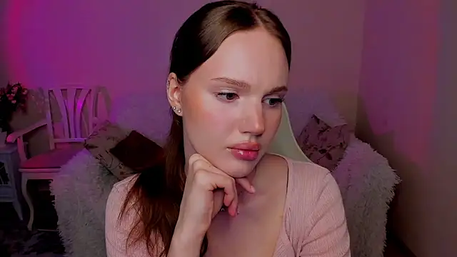 Snapshot of MishkaMe chatting on May 13, 2026, 5:32 pm MishkaMe online show from May 13, 2026, 5:32 pm