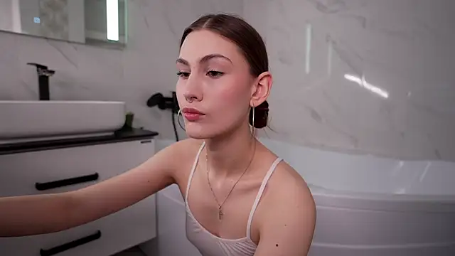 AlisaLore online show from March 10, 2025, 7:32 am