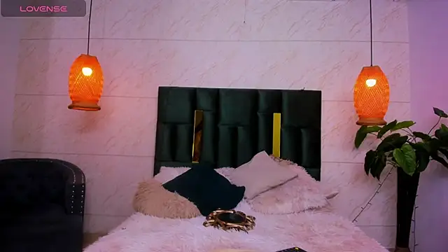 Taiissa  online show from March 1, 2025, 10:21 pm