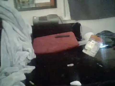 Snapshot of den-rock4u chatting on December 29, 2024, 2:42 pm den-rock4u online show from December 29, 2024, 2:42 pm