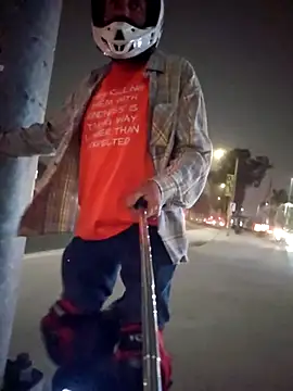 Snapshot of den-rock4u chatting on December 20, 2025, 5:36 am den-rock4u online show from December 20, 2025, 5:36 am