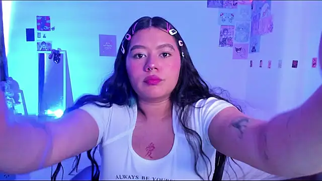 StephaniFox online show from January 20, 2025, 1:53 pm