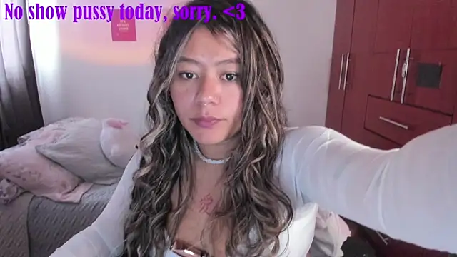 StephaniFox online show from September 18, 2025, 5:48 pm