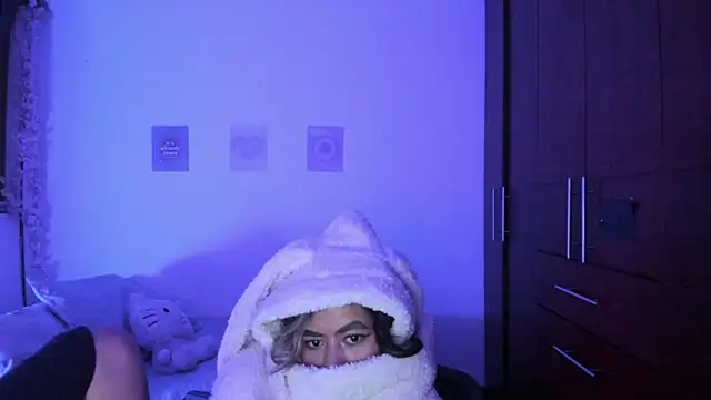 StephaniFox online show from October 29, 2025, 12:02 am